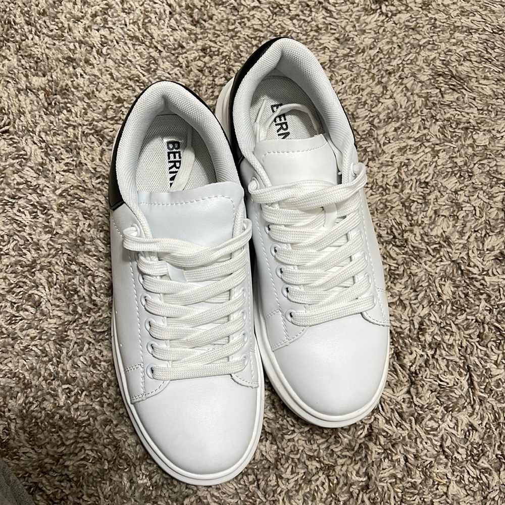 Size 7 Berness Platform Shoes, Lightly worn, great condition
